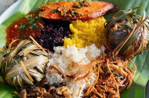 西双版纳必吃美食_傣味舂鸡脚与菠萝饭推荐，西双版纳的傣餐？