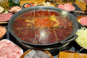 重庆老火锅排名榜地道店铺，重庆最有名的老火锅店到底是哪些?？