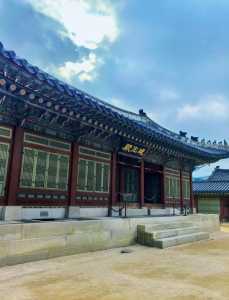 首尔景福宫韩服体验首尔景福宫韩服如何选取适合自己的?