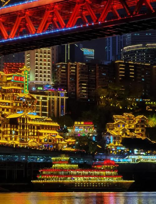 重庆夜景有多好看?流光溢彩万家灯火,宛如一座不夜城