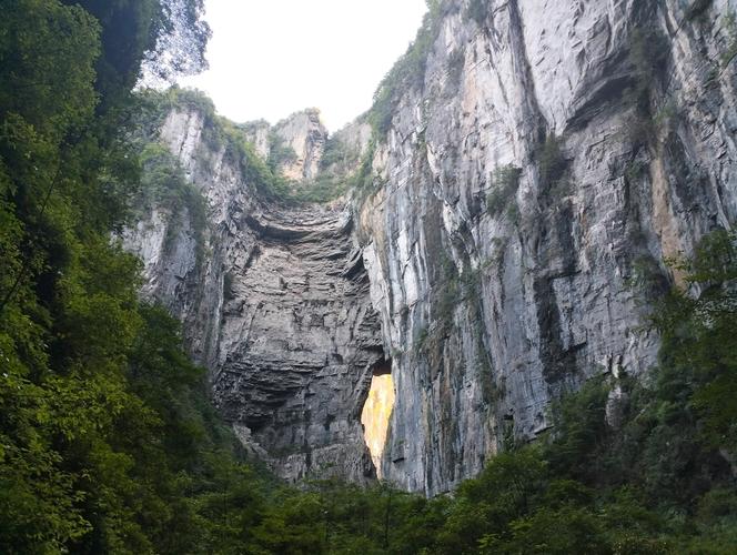 春游重庆天坑寨子景区的攻略是什么?