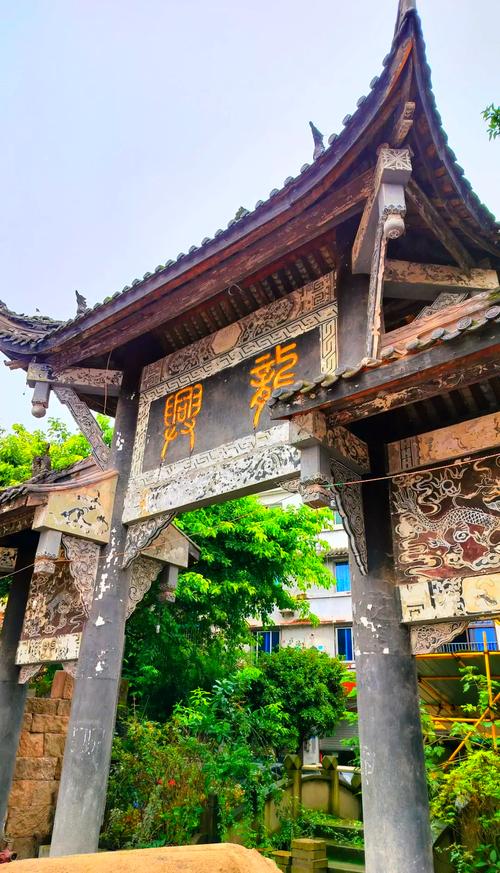 重庆龙兴古镇要门票吗?还有就是车费是多少啊?