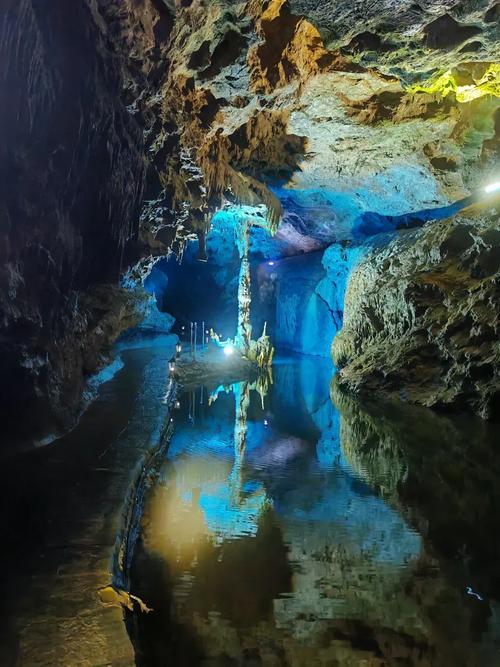 武陵山大裂谷旅游攻略