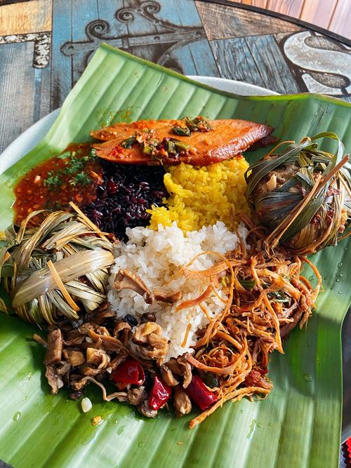 西双版纳当地人吃什么