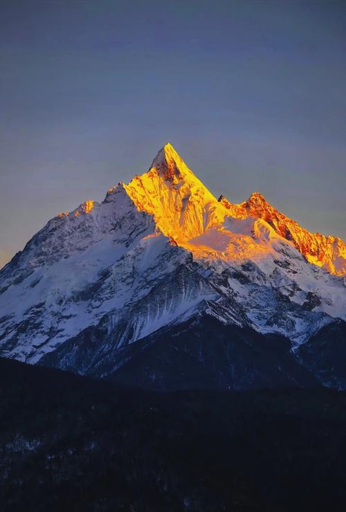 哈巴雪山登山攻略哈巴雪山最佳登山时间