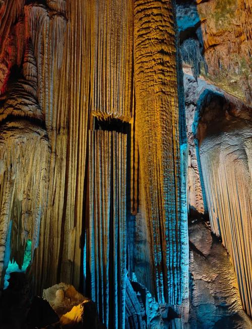 最美重庆前十景点芙蓉洞(芙蓉洞游览时间)